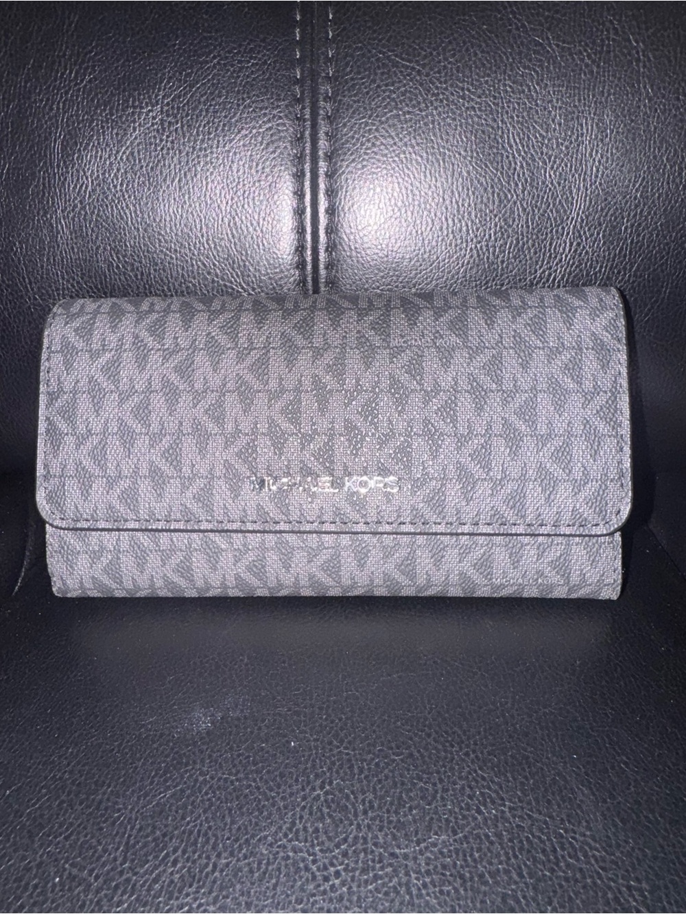 NEW TRIFOLD Michael Kors Black MK Signature Continental Wallet